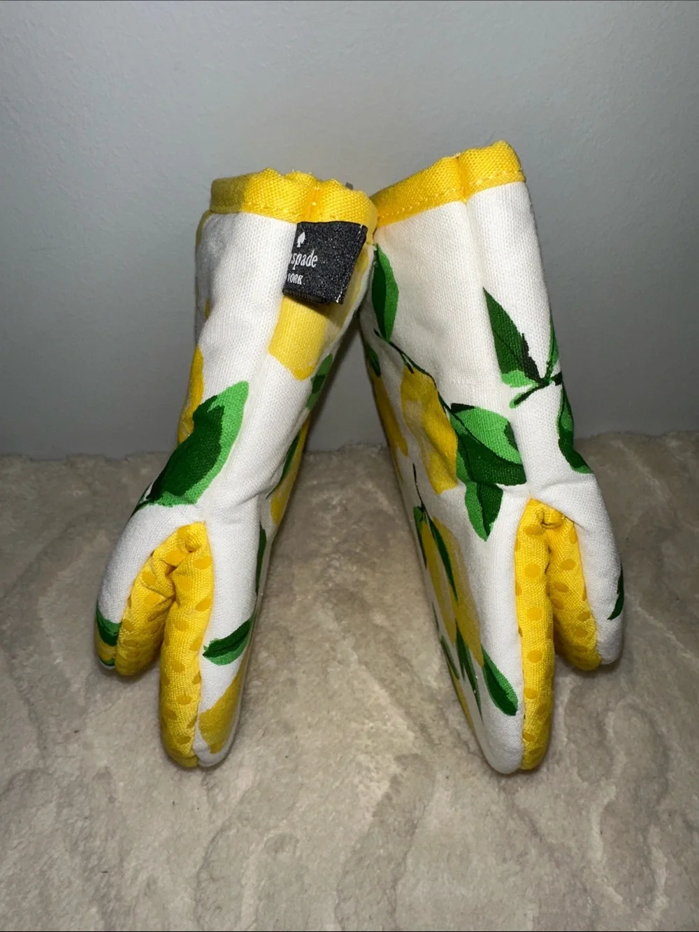 kate spade White Yellow Gold Green Lemon Print Mini Oven Mitts set of 2